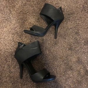 Brand New Martha  Cut -Out Open Toe High Heels Shoes by Madeline in 7 1/2